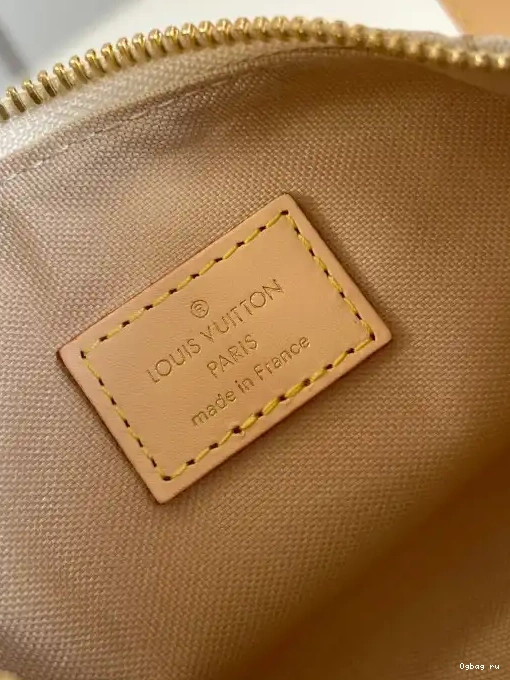 Hills Vuitton Pochette Louis 0327